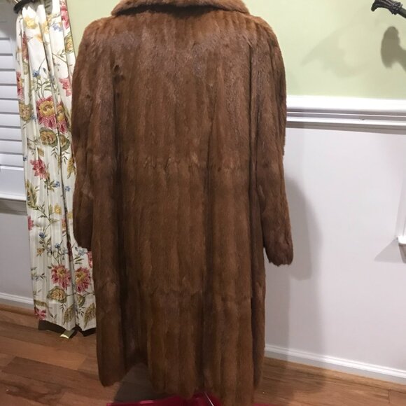 Vintage mink fur coat (size M, reddish brown), Goldstein's Birmingham, AL - Picture 5 of 11